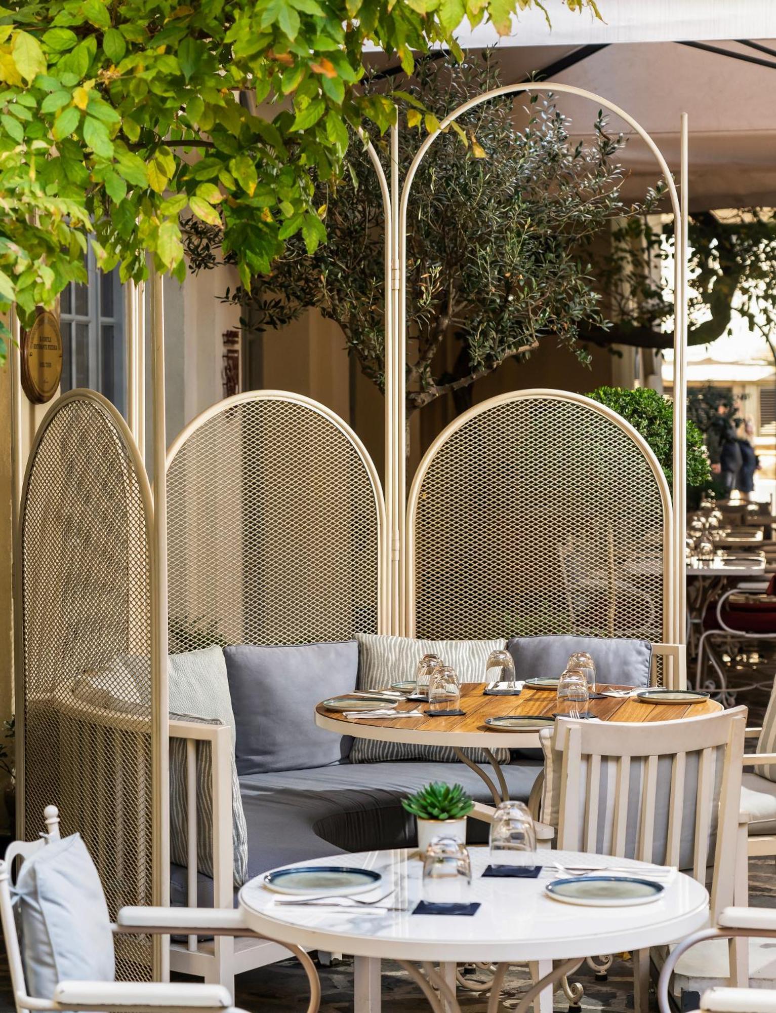 Ecole St. Pierre Hotel اسطنبول المظهر الخارجي الصورة