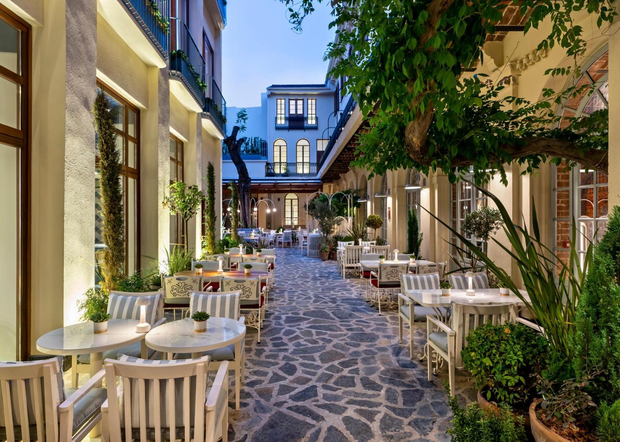 Ecole St. Pierre Hotel اسطنبول المظهر الخارجي الصورة